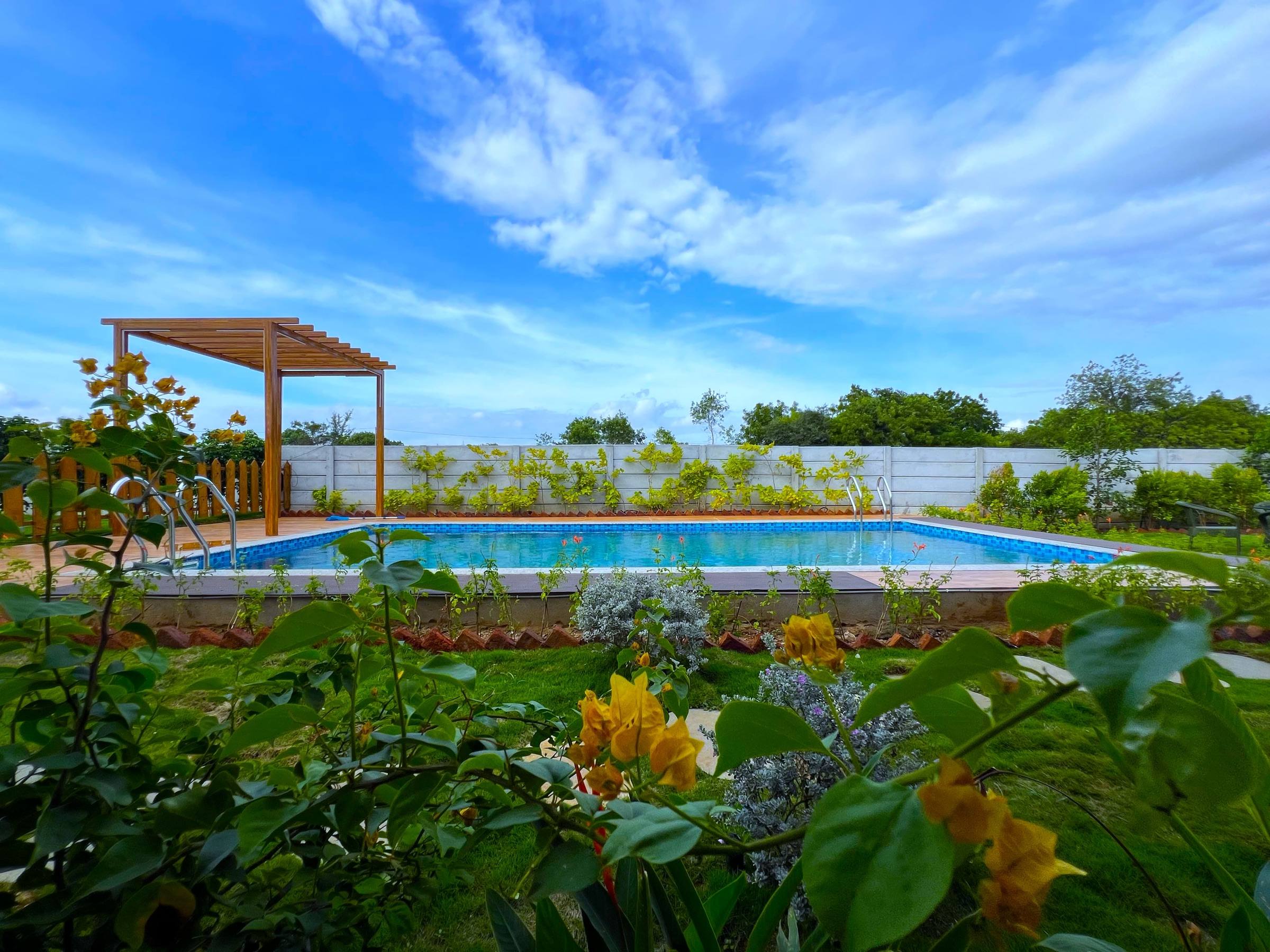 Private swimming pool and garden at AV Holistays